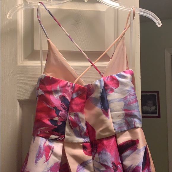 Formal dress - Picture 3 of 3